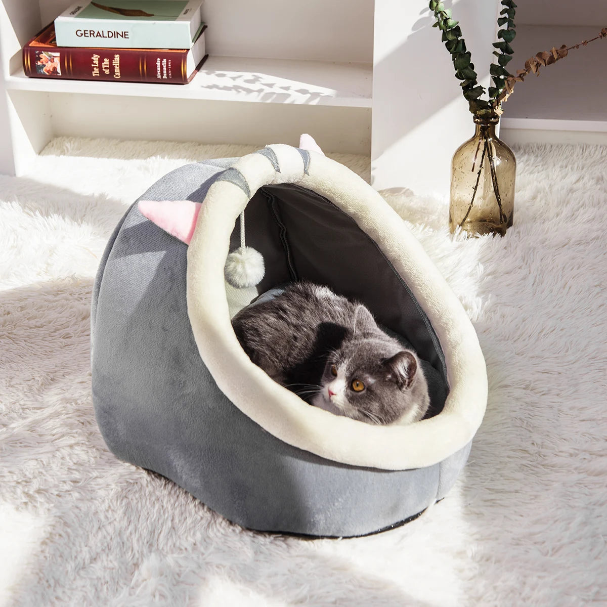 Warm Semi-Closed Cat Nest Bed